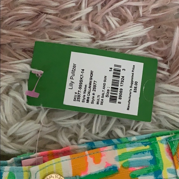 *S*O*L*D*           Lilly Pulitzer Shorts - Picture 3 of 4